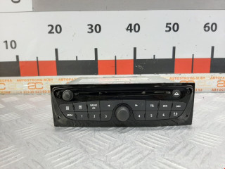 магнитола Renault Clio 3 поколение [рестайлинг] 2012, 1.2 л., МКПП, универсал, 281159247R