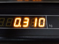 эмблема Volkswagen Golf 4 поколение 1998, 1.4 л., МКПП, хетчбэк 5 дв., 1J5827469L - фото №5