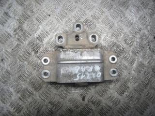 подушка крепления двигателя Volkswagen Passat B6 2010, 2.0 л., АКПП, универсал, 3C0199555