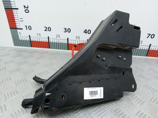 блок предохранителей Renault Laguna 1 поколение 1995, 2.0 л., МКПП, хетчбэк 5 дв., 7700421791