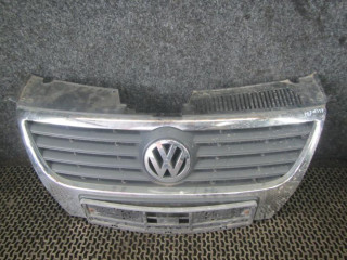 решетка радиатора Volkswagen Passat B6 2008, 2.0 л., МКПП, универсал, 3C0853651B