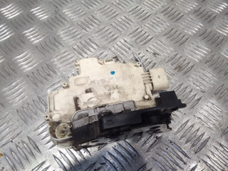 замок двери передней правой Volkswagen Passat B6 2005, 2.0 л., МКПП, седан, 3C2837016A