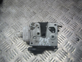 замок двери передней левой Audi A4 B5 1998, 1.6 л., МКПП, седан, 8D1837015F