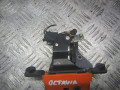 замок багажника Skoda Octavia 1 поколение (A4) [рестайлинг] 2004, 1.9 л., МКПП, хетчбэк 5 дв., 1U6827501C - фото №4