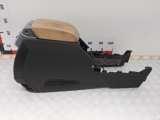 подлокотник Land Rover Range Rover 3 поколение [рестайлинг] 2007, 3.6 л., АКПП, внедорожник 5 дв., LR027766
