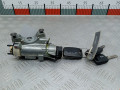 замок зажигания Audi A3 8L 1996, 1.8 л., МКПП, хетчбэк 3 дв., 4B0905851 - фото №2