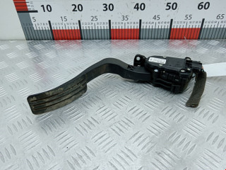 педаль Renault Duster 1 поколение 2013, 1.5 л., МКПП, внедорожник 5 дв., 180102185R
