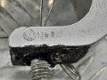 петля крышки багажника Volkswagen Golf 4 поколение 2001, 1.9 л., МКПП, хетчбэк 5 дв., 1J9827301 - фото №3
