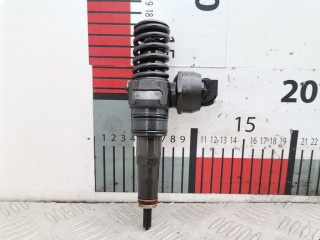 форсунка Volkswagen Golf 5 поколение 2006, 1.9 л., МКПП, хетчбэк 5 дв., 038130073AG