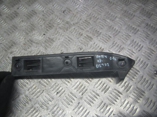 крепление бампера Volkswagen Golf 4 поколение 2001, 2.0 л., АКПП, универсал, 1J0807184A