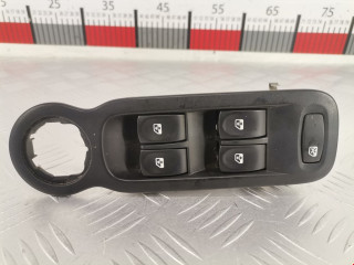 блок управления стеклоподъемниками Renault Modus 1 поколение 2006, 1.6 л., МКПП, хетчбэк 5 дв., 8200214939