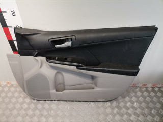 обшивка двери передняя правая Toyota Camry XV50 2014, 2.5 л., АКПП, седан, 6761006B70B1