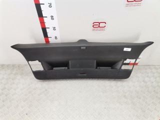 обшивка крышки багажника Volkswagen Golf 6 поколение 2010, 1.6 л., МКПП, хетчбэк 5 дв., 5K6867605B