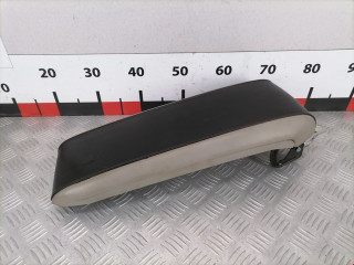 подлокотник Chevrolet Equinox 2 поколение 2012, 2.4 л., АКПП, внедорожник 5 дв., 19354407