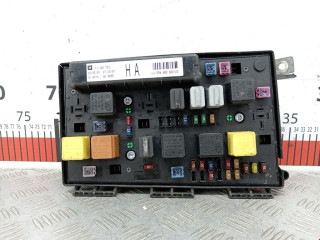блок предохранителей Opel Astra H 2006, 1.6 л., МКПП, хетчбэк 3 дв., 13206753