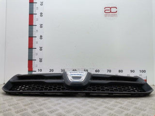решетка радиатора Dacia Sandero 2 поколение 2015, 1.5 л., МКПП, хетчбэк 5 дв., 623103971R