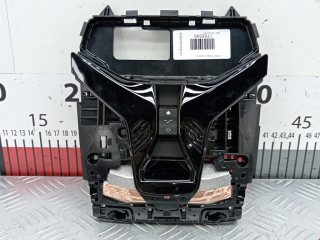 фонарь салона (плафон) BMW 1 серия F40 2020, 2.0 л., АКПП, хетчбэк 5 дв., 61315A784C1