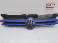 решетка радиатора Volkswagen Golf 4 поколение 2000, 1.4 л., МКПП, хетчбэк 5 дв., 1J0853653C - фото №2