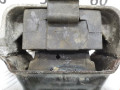 подушка крепления двигателя Volkswagen Passat B6 2009, 2.0 л., МКПП, универсал, 3C0199555 - фото №3