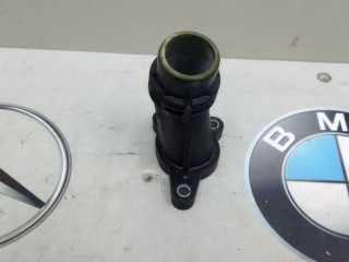фланец (тройник) системы охлаждения BMW X1 F48 2018, 2.0 л., бензин, 8511205