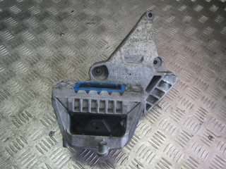 кронштейн двигателя Volkswagen Golf 4 поколение 2005, 1.9 л., 03G199207G