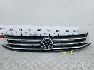 решетка радиатора Volkswagen Polo 5 поколение 2012