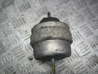 подушка крепления двигателя Volkswagen Passat B5 1999, 8D0199379J