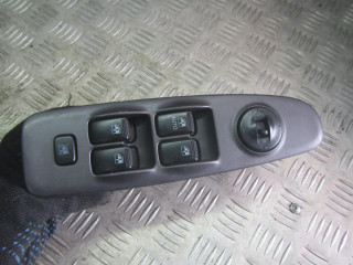 блок управления стеклоподъемниками Hyundai Elantra XD [рестайлинг] 2003, 1.6 л., МКПП, хетчбэк 5 дв., 935702D000