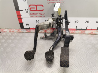 узел педальный (блок педалей) Audi A6 4B/C5 1998, 2.4 л., МКПП, универсал, 8D1721117J