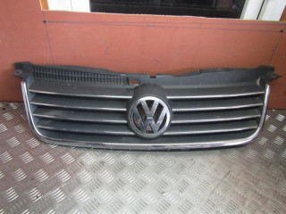 решетка радиатора Volkswagen Passat B5 [рестайлинг] 2003, 1.9 л., МКПП, универсал, 3B0853651L