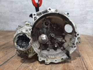 КПП механическая (МКПП) Volkswagen Golf 6 поколение (2008 - 2012), 1.4 л., TSI, CAVD, бензин, МКПП, передний привод, 02S300046P, KWB