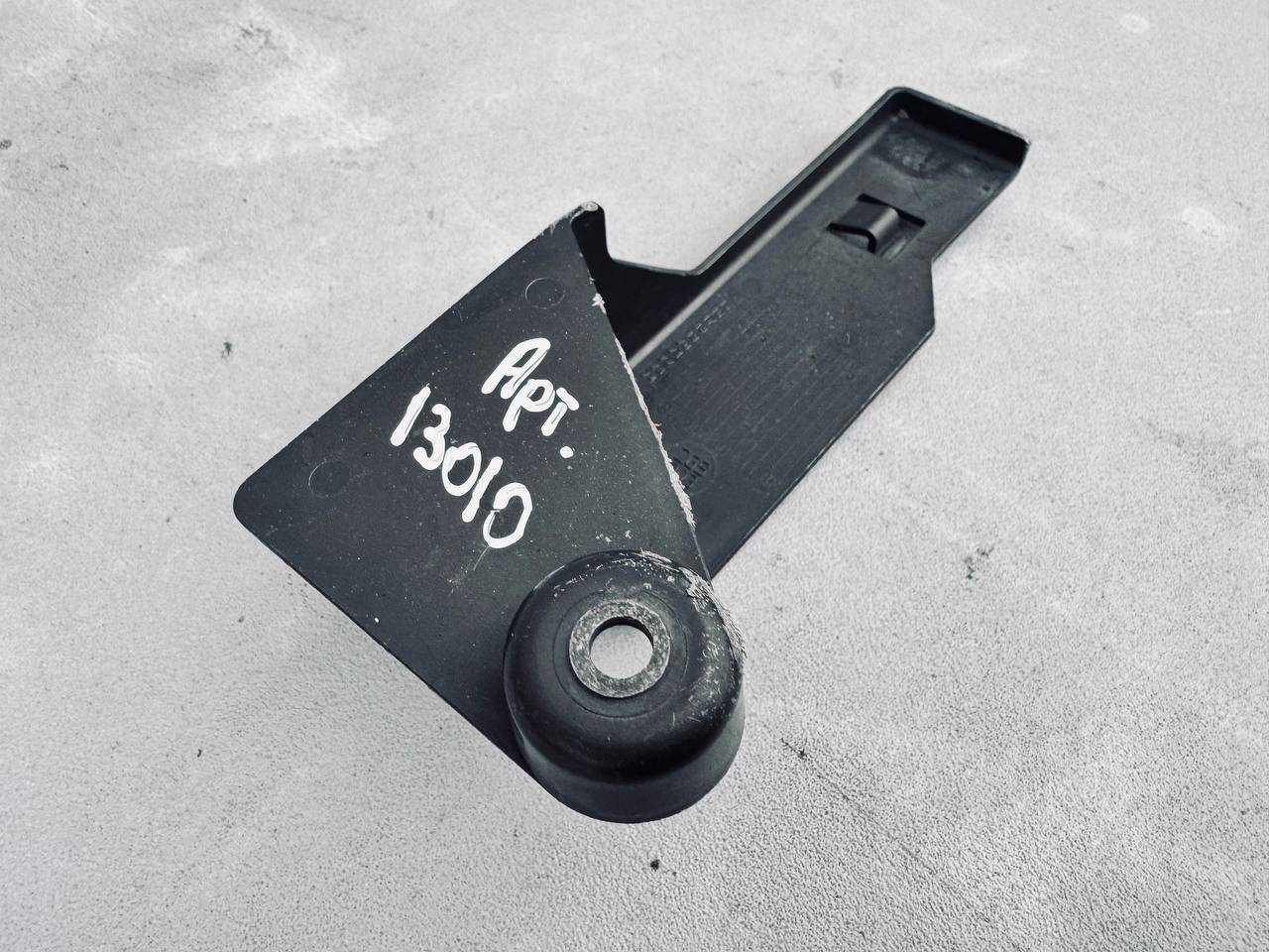 кронштейн радиатора Mercedes-Benz Sprinter 2 поколение (W906) (2006 - 2014), A9065051188 - фото №1