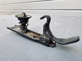 замок капота Mercedes-Benz Sprinter W901-904 (1995 - 2000), 9017500284