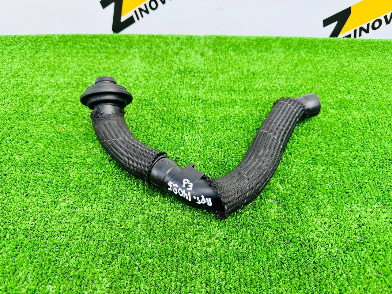 трубка вентиляции картерных газов Mercedes-Benz CL-Класс C216 (2006 - 2010), 5.5 л., бензин, A2750180982, A2750181082, A2750180129 - фото №1