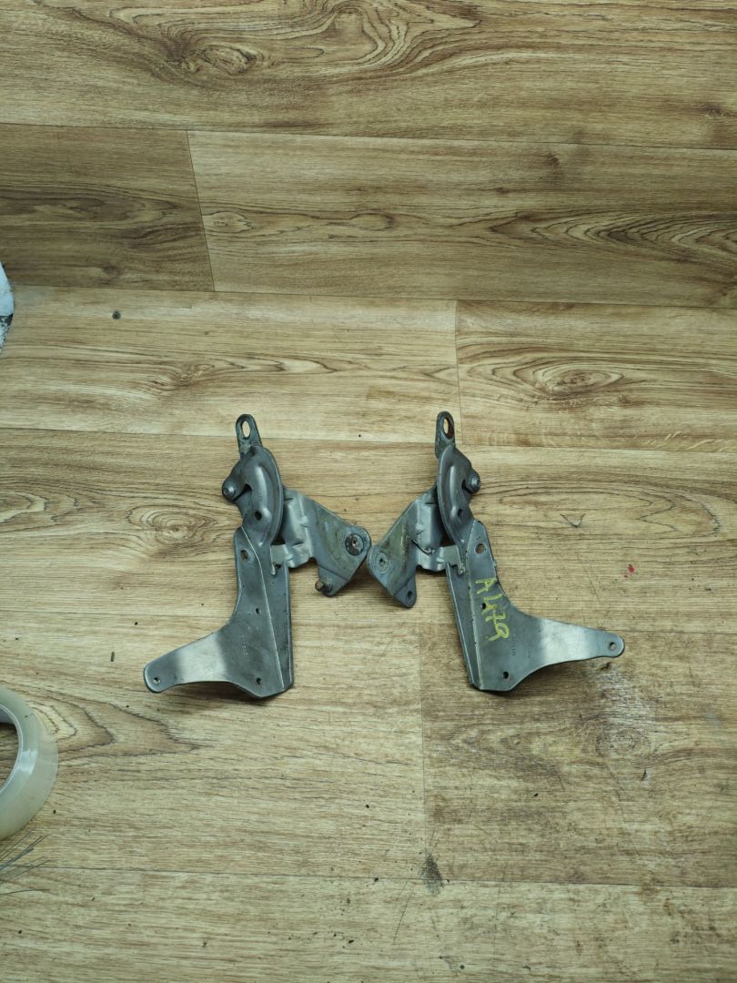 петля капота Renault Espace 4 поколение 2006, 2.2 л., G9T 742, дизель, МКПП, минивэн - фото №1