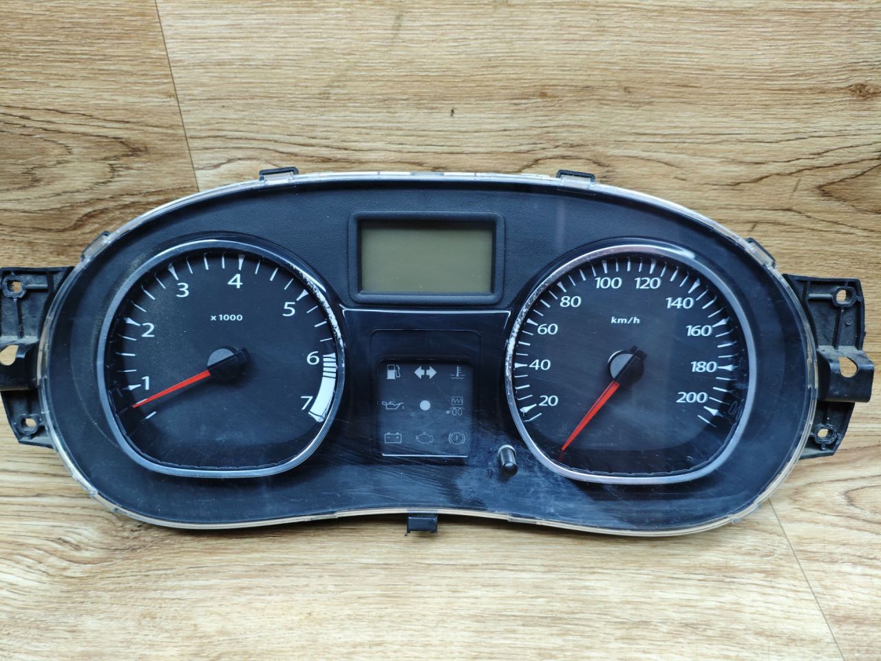 щиток приборов (приборная панель) Renault Duster 1 поколение 2012, 2.0 л., F4R 403, бензин, АКПП, внедорожник 5 дв., передний привод, 248104615R, 503003101100 - фото №1