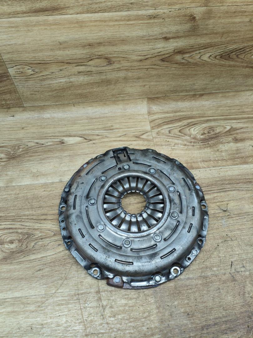корзина сцепления Peugeot 5008 1 поколение 2011, 1.6 л., дизель, МКПП, минивэн - фото №1