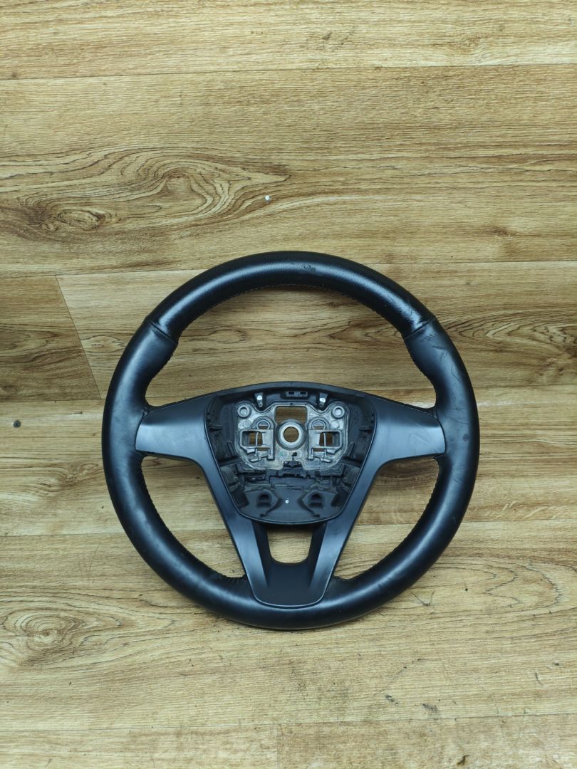 руль Lada Vesta 1 поколение 2017, 1.6 л., бензин, МКПП, седан - фото №1