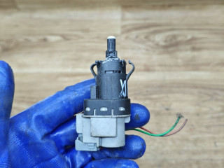 Датчик педали тормоза (лягушка) Land Rover Range Rover Evoque L538 2012, 2.2 л., 224DT, дизель, МКПП, внедорожник 5 дв., BJ32-13480-AA