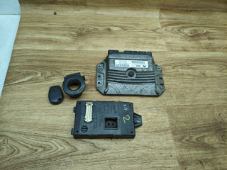 блок управления двигателем Renault Duster 1 поколение 2012, 2.0 л., F4R 403, бензин, АКПП, внедорожник 5 дв., передний привод, 237102035R, 237101414R, 8201279201