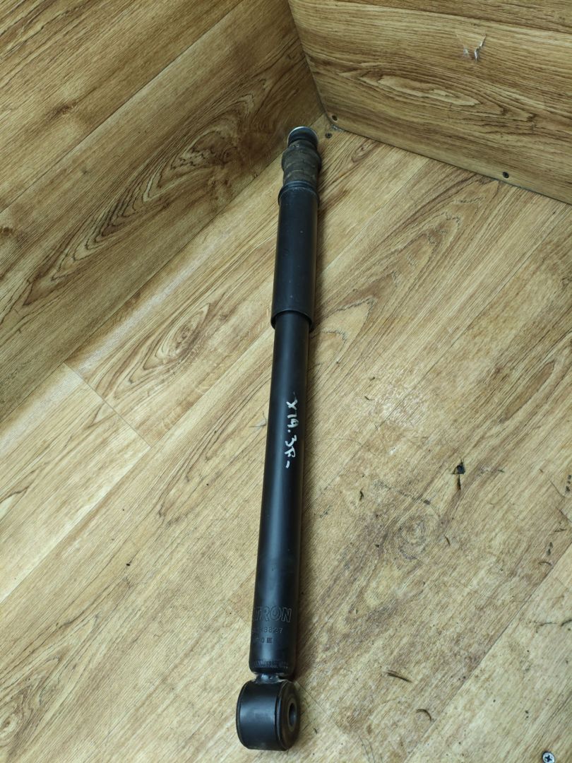 амортизатор задний Renault Duster 1 поколение 2012, 2.0 л., F4R 403, бензин, АКПП, внедорожник 5 дв., передний привод - фото №1