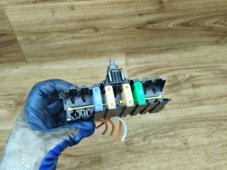 блок предохранителей Peugeot 3008 1 поколение 2011, 1.6 л., дизель, МКПП, внедорожник 5 дв.