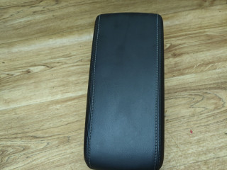 подлокотник Lada Vesta 1 поколение 2021, 1.6 л., H4M, бензин, вариатор, универсал, 8450031230