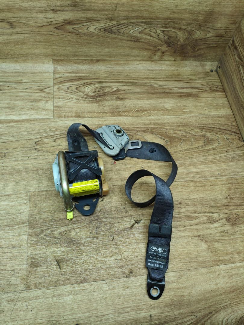 ремень безопасности Toyota Corolla 9 поколение (E120/E130) 2002, 1.4 л., 4ZZ-FE, бензин, МКПП, хетчбэк 5 дв., 73220-02110 - фото №1