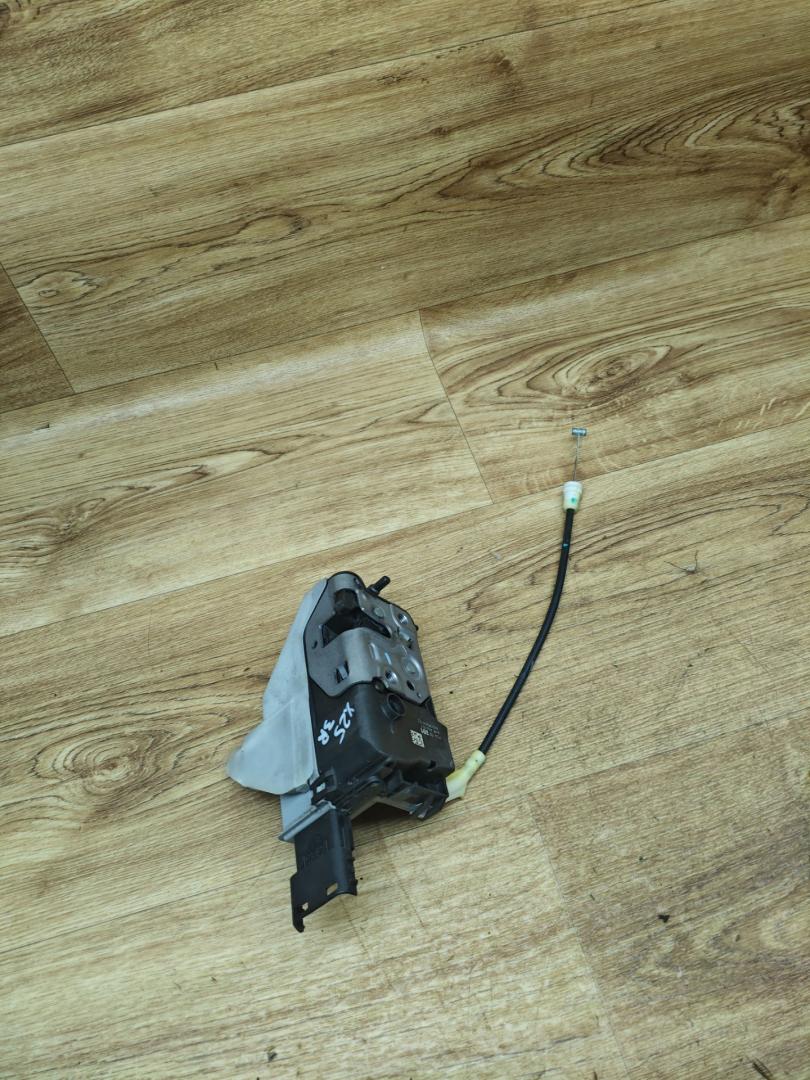 замок двери задней правой Peugeot 5008 1 поколение 2011, 1.6 л., дизель, МКПП, минивэн - фото №1