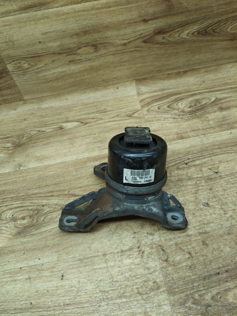 подушка крепления двигателя Land Rover Range Rover Evoque L538 2012, 2.2 л., 224DT, дизель, МКПП, внедорожник 5 дв. - фото №1