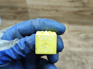 реле (прочие) Renault Duster 1 поколение 2012, 2.0 л., F4R 403, бензин, АКПП, внедорожник 5 дв., передний привод, 8200253921