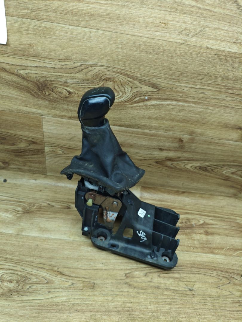 кулиса Peugeot 208 1 поколение 2012, 1.2 л., бензин, МКПП, хетчбэк 3 дв., 9676190280 - фото №1