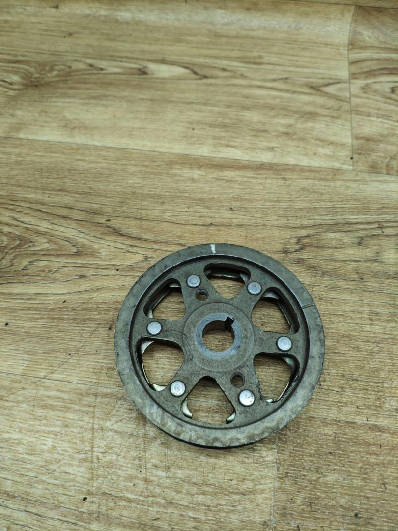 звездочка ТНВД Toyota Avensis Verso 1 поколение 2003, 2.0 л., дизель, МКПП, минивэн - фото №1