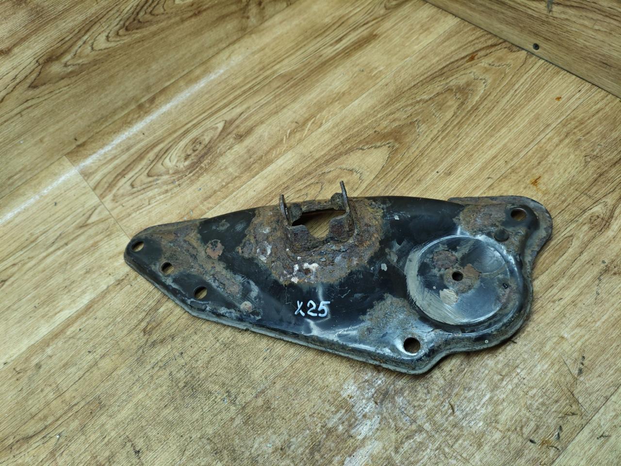 опора амортизатора верхняя (чашка) Peugeot 5008 1 поколение 2011, 1.6 л., дизель, МКПП, минивэн - фото №1